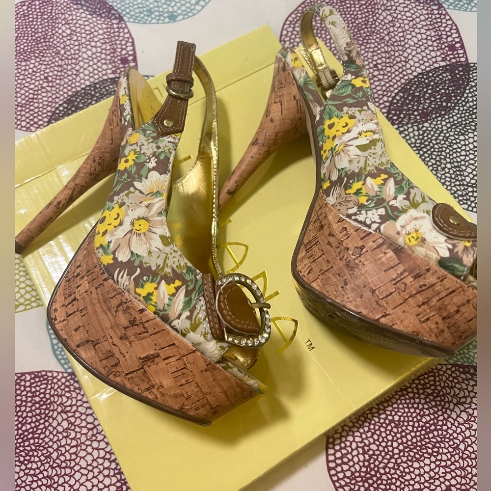 Nice heels Beige color